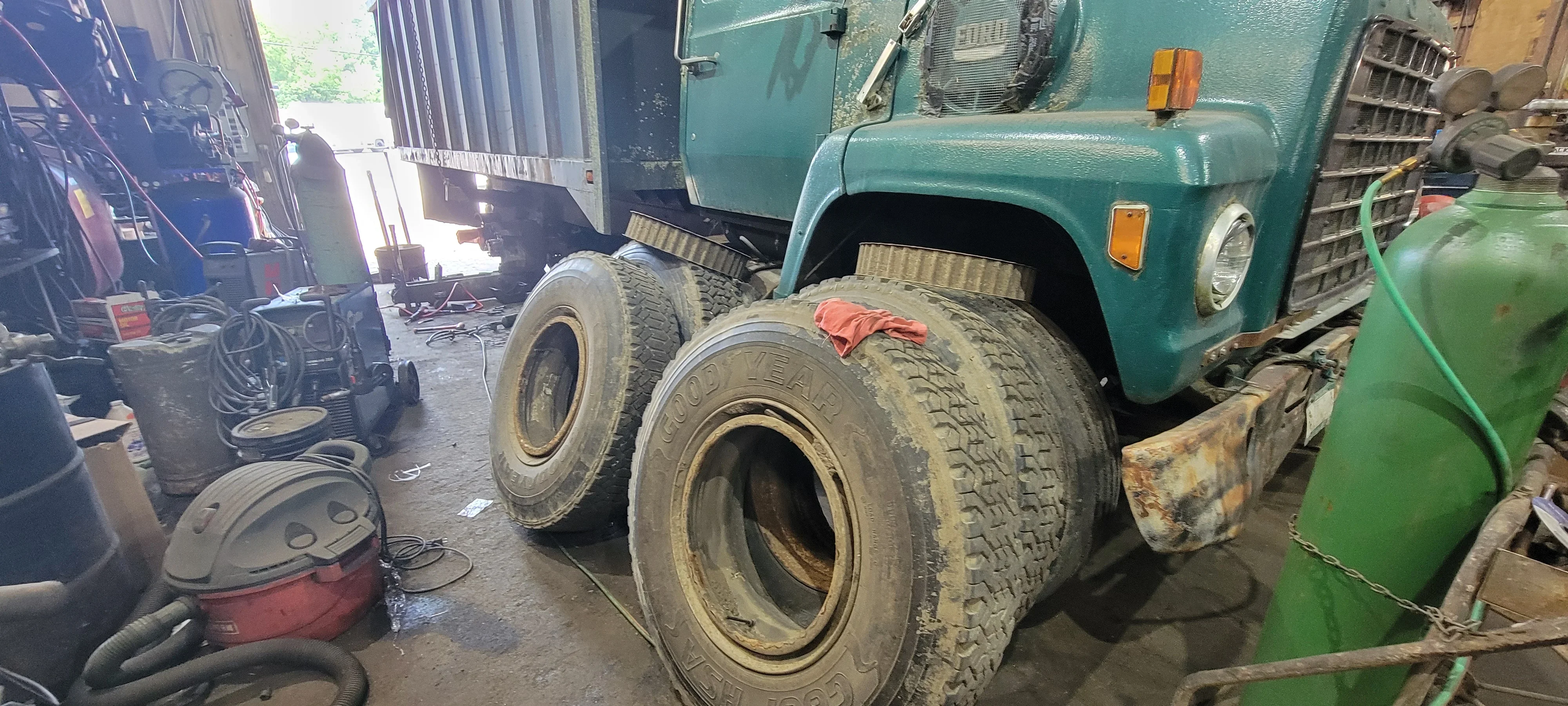 Truck Tire Repair Shop