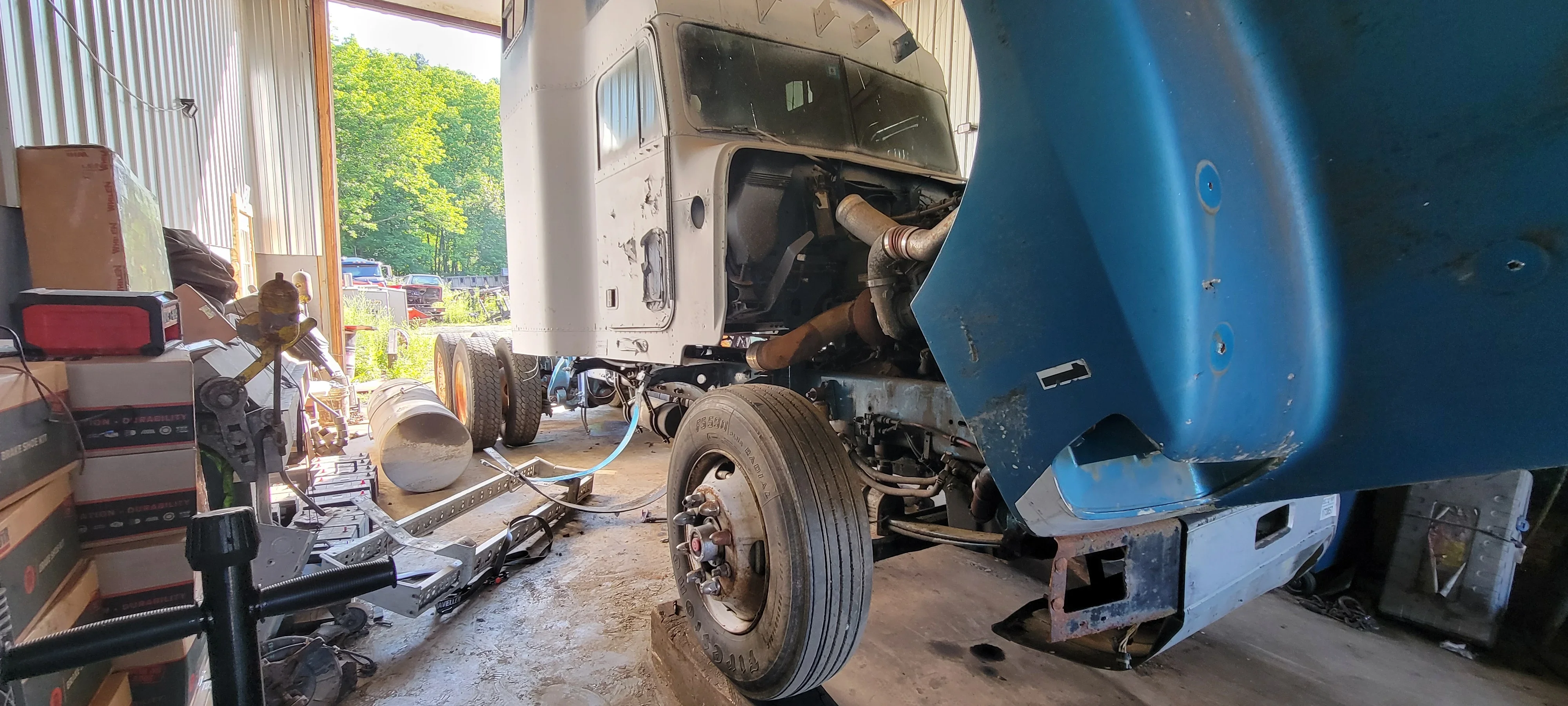 Truck Engine Repair Shop