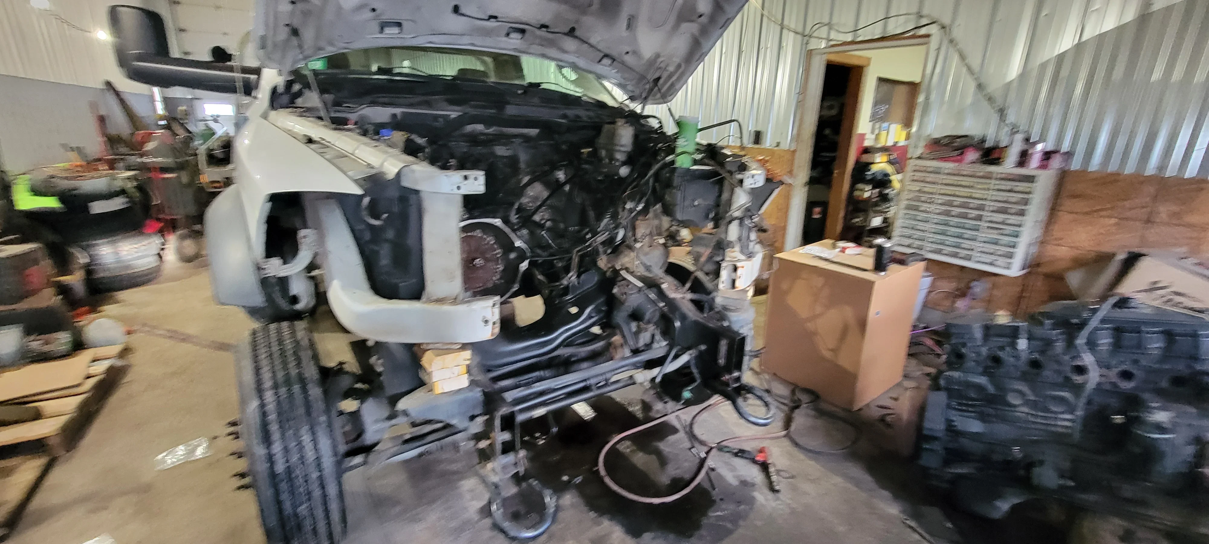 Truck Engine Repair Shop