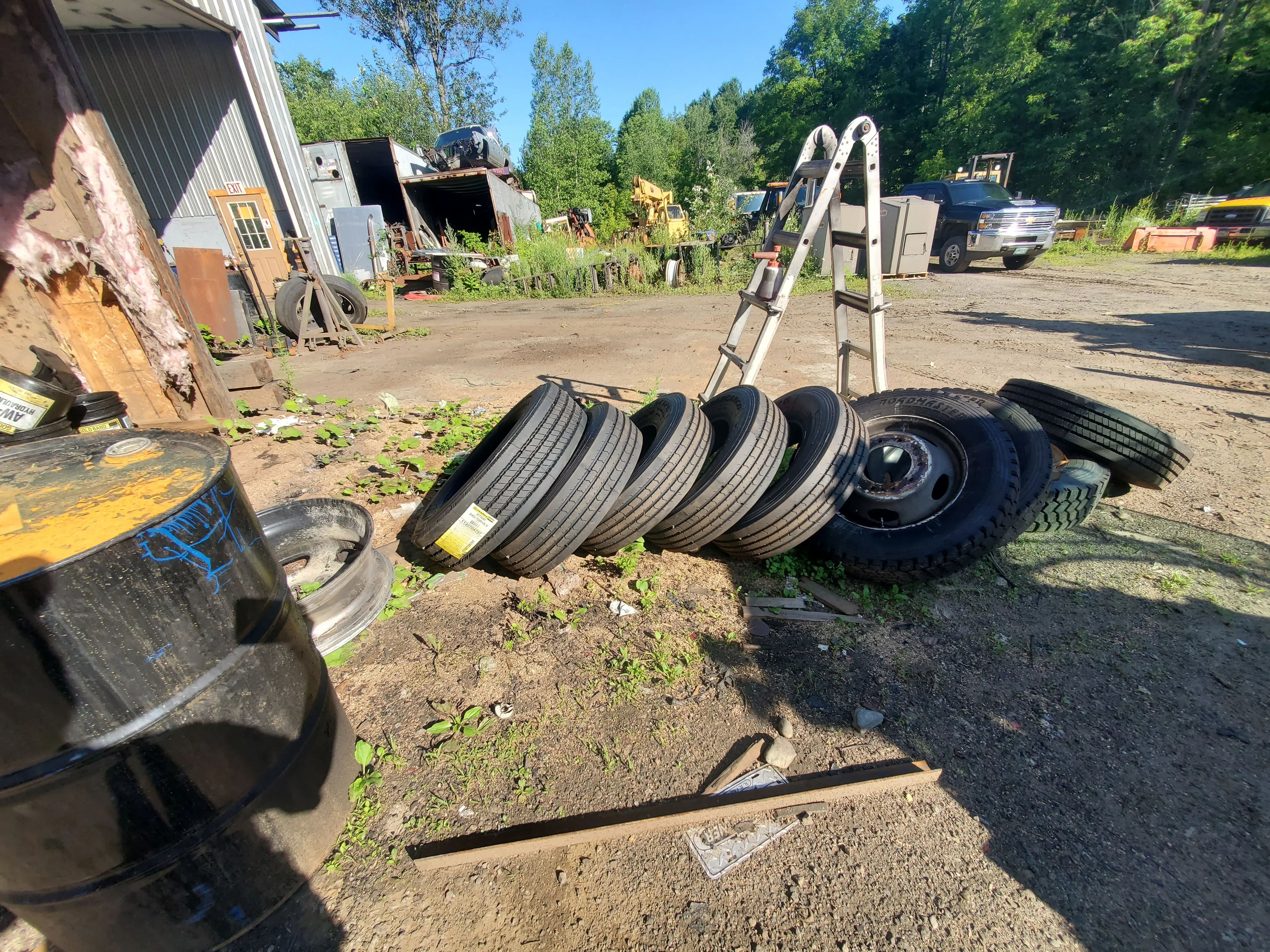 Truck Tire Repair Yard