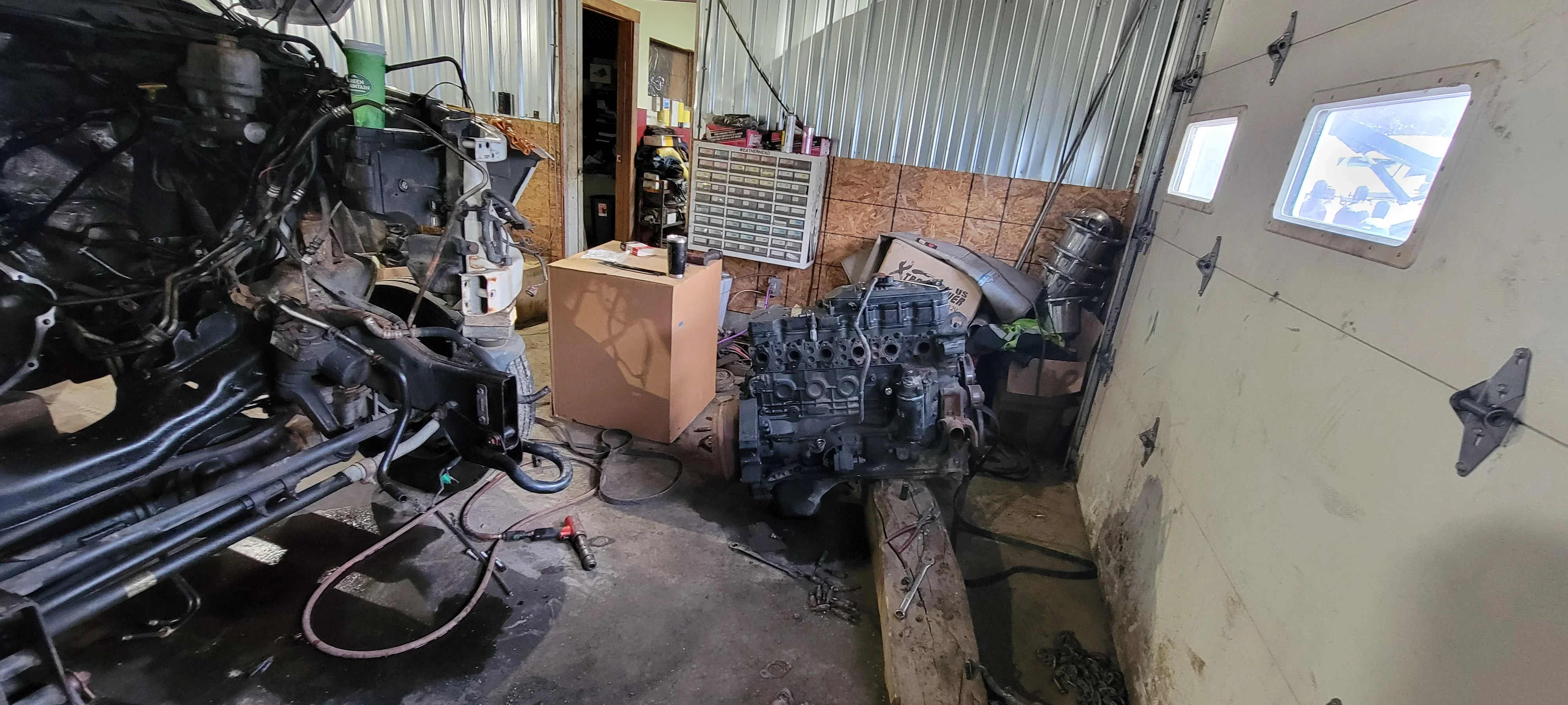Truck Engine Repair Shop